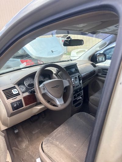 2010 Chrysler Town & Country Location - Chrysler - Row 46 - Stock # H48252