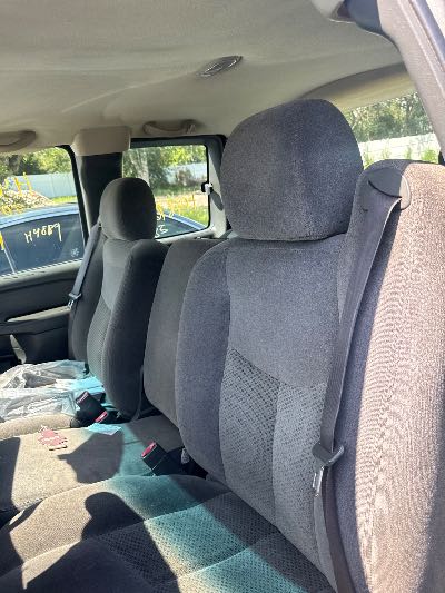 2006 Chevrolet Silverado 1500 Location - Large Trucks & Vans - Row 14 - Stock # H48162