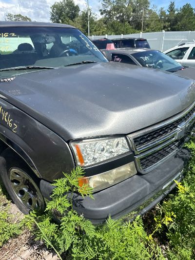 2006 Chevrolet Silverado 1500 Location - Large Trucks & Vans - Row 14 - Stock # H48162