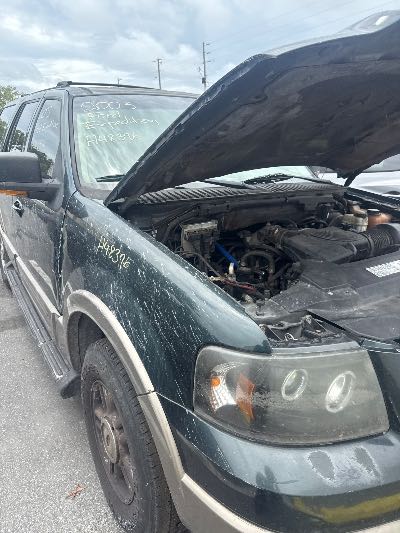 2003 Ford Expedition Location - Large Trucks & Vans - Row 17 - Stock # H48396