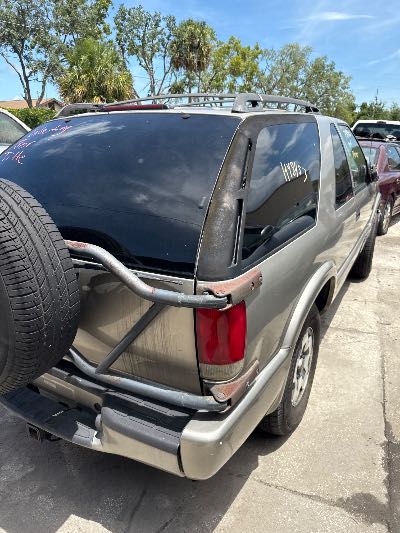 2001 Chevrolet Blazer Location - GM - Row 27 - Stock # H48453