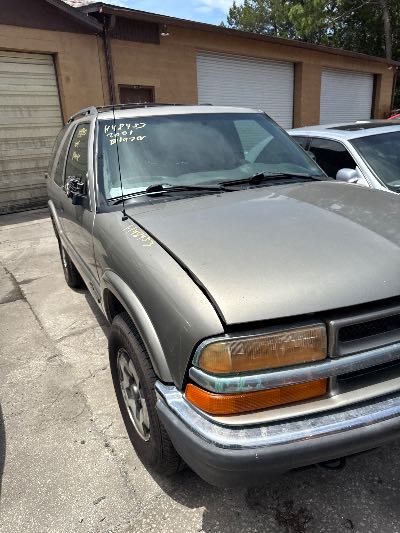 2001 Chevrolet Blazer Location - GM - Row 27 - Stock # H48453