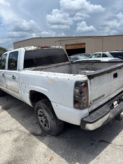 2006 Chevrolet Silverado 1500 Location - Large Trucks & Vans - Row 17 - Stock # H48446