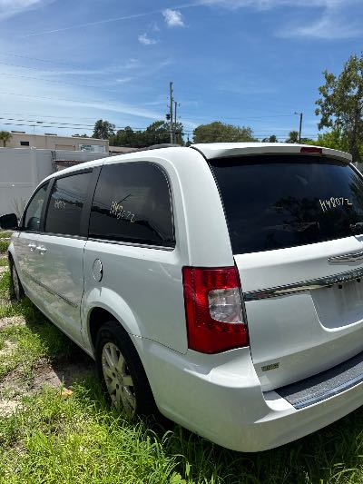 2016 Chrysler Town & Country Location - Chrysler - Row 47 - Stock # H48072