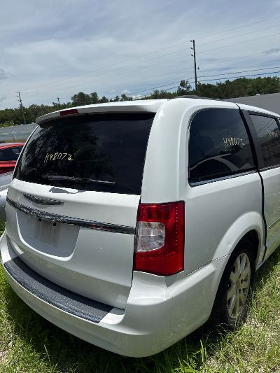 2016 Chrysler Town & Country Location - Chrysler - Row 47 - Stock # H48072