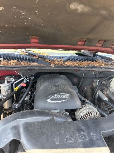 2005 Chevrolet Tahoe Location - Large Trucks & Vans - Row 50 - Stock # H48485