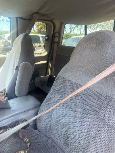 1999 Ford F-150 Location - Large Trucks & Vans - Row 50 - Stock # H48515