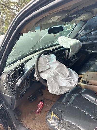 2000 GMC Sierra 1500 Location - Large Trucks & Vans - Row 50 - Stock # H48536