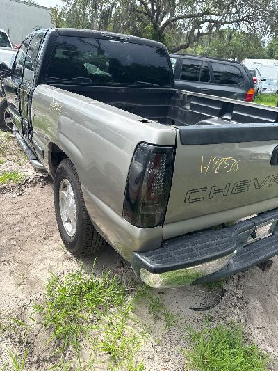 2000 GMC Sierra 1500 Location - Large Trucks & Vans - Row 50 - Stock # H48536