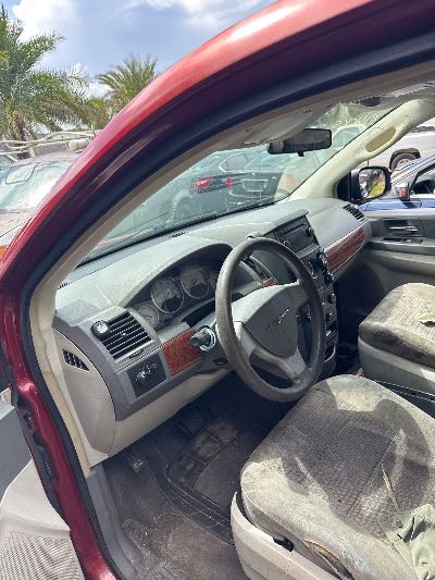 2008 Chrysler Town & Country Location - Chrysler - Row 45 - Stock # H48556