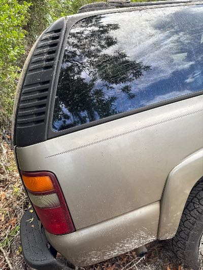 2002 Chevrolet Suburban 1500 Location - Large Trucks & Vans - Row 50 - Stock # H48535