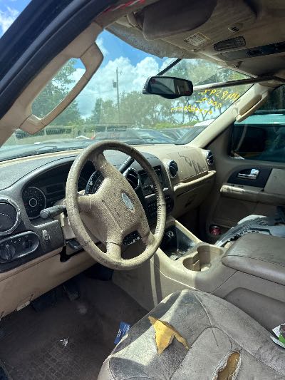 2005 Ford Expedition Location - Large Trucks & Vans - Row 15 - Stock # H48592