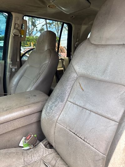 2005 Ford Expedition Location - Large Trucks & Vans - Row 15 - Stock # H48592