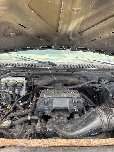 2005 Ford Expedition Location - Large Trucks & Vans - Row 15 - Stock # H48592