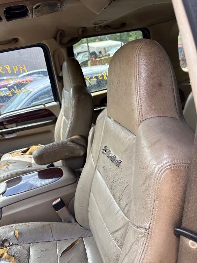 2004 Ford Excursion Location - Large Trucks & Vans - Row 15 - Stock # H48534