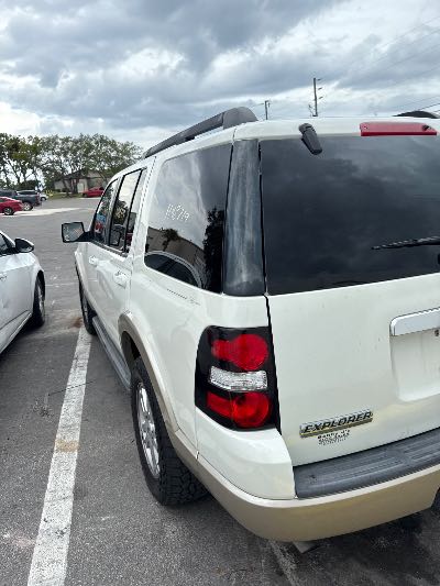 2008 Ford Explorer Location - Ford - Row 28 - Stock # H48719