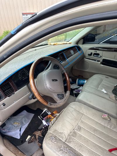 2000 Lincoln Town Car Location - Ford - Row 29 - Stock # H48727