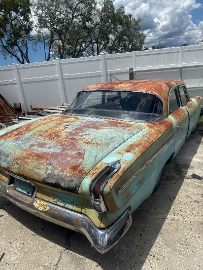 1962 CHRYSLER NEWPORT Location - Imports - Row 999 - Stock # H48144