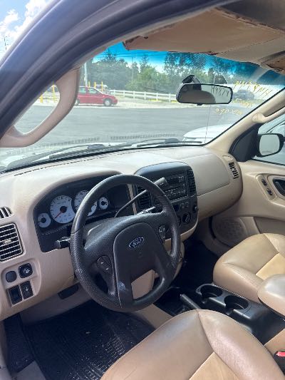 2003 Ford Escape Location - Ford - Row 28 - Stock # H48744