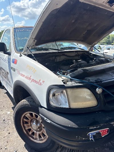 2000 Ford F-150 Location - Large Trucks & Vans - Row 16 - Stock # H48588