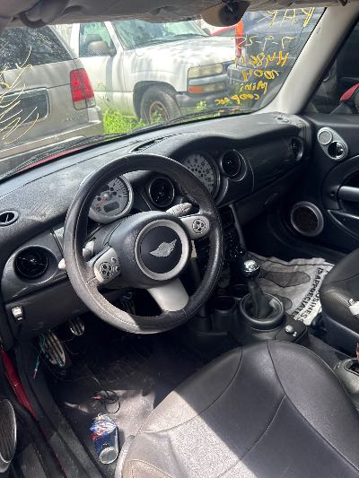 2004 Mini Cooper Location - Imports - Row 25 - Stock # H48611