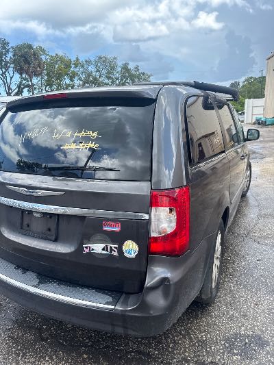 2015 Chrysler Town & Country Location - Chrysler - Row 44 - Stock # H48634