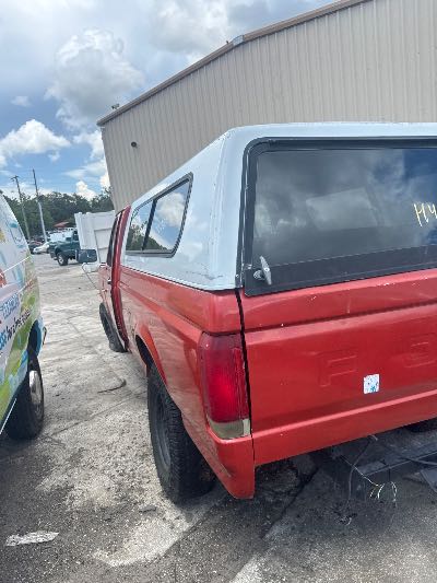 1989 Ford F-250 Location - Large Trucks & Vans - Row 20 - Stock # H48881