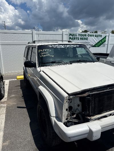 2000 Jeep Cherokee Location - Chrysler - Row 44 - Stock # H48893