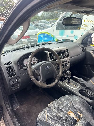 2005 Ford Escape Location - Ford - Row 30 - Stock # H48907