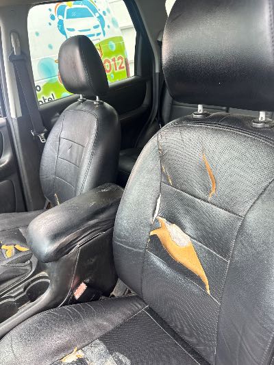 2005 Ford Escape Location - Ford - Row 30 - Stock # H48907