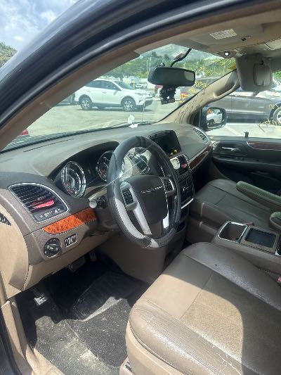 2015 Chrysler Town & Country Location - Chrysler - Row 46 - Stock # H48828