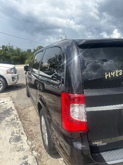 2015 Chrysler Town & Country Location - Chrysler - Row 46 - Stock # H48828