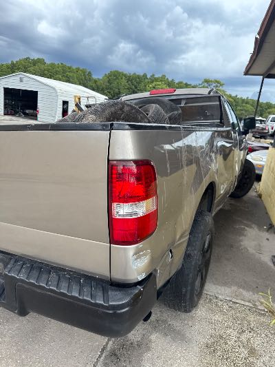 2006 Ford F-150 Location - Large Trucks & Vans - Row 24 - Stock # H48914