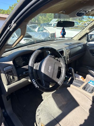 2004 Jeep Grand Cherokee Location - Chrysler - Row 44 - Stock # H48925