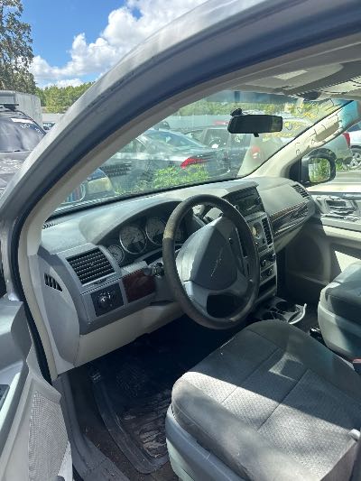 2009 Chrysler Town & Country Location - Chrysler - Row 41 - Stock # H48017