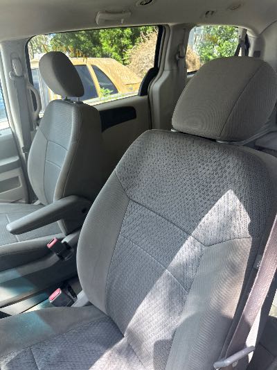 2009 Chrysler Town & Country Location - Chrysler - Row 41 - Stock # H48017