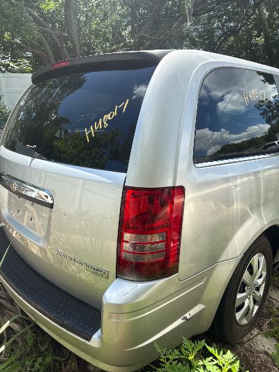 2009 Chrysler Town & Country Location - Chrysler - Row 41 - Stock # H48017