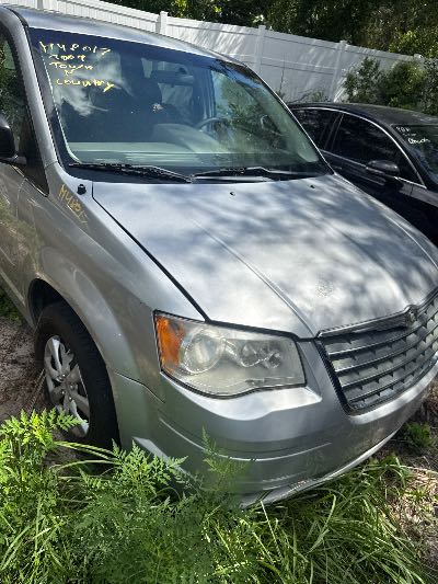 2009 Chrysler Town & Country Location - Chrysler - Row 41 - Stock # H48017