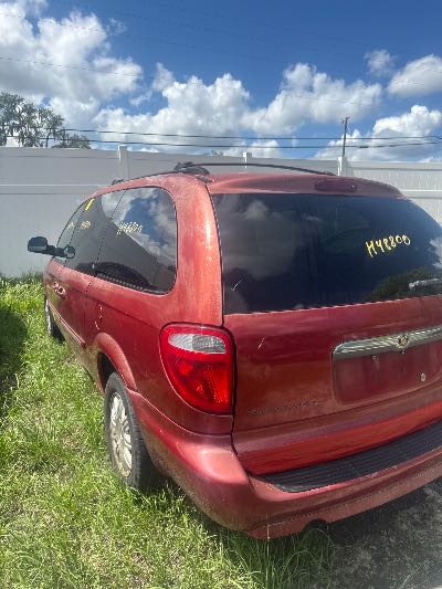2007 Chrysler Town & Country Location - Chrysler - Row 45 - Stock # H48800