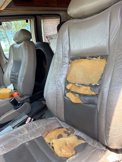 2001 Ford Econoline Location - Large Trucks & Vans - Row 23 - Stock # H48959