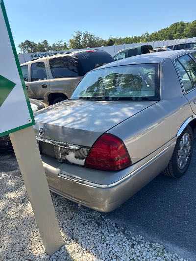 2006 Mercury Grand Marquis Location - Ford - Row 30 - Stock # H49010