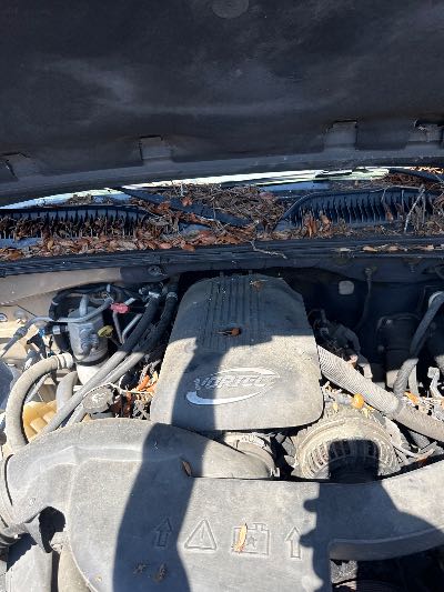 2005 Chevrolet Tahoe Location - Large Trucks & Vans - Row 22 - Stock # H49014