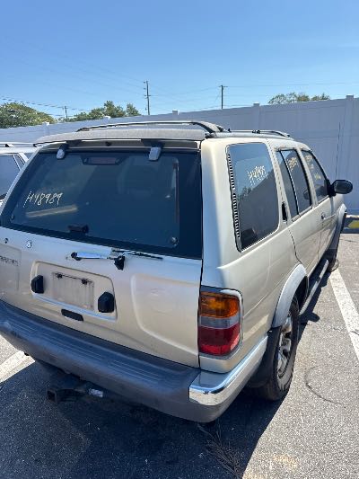 1999 Nissan Pathfinder Location - Imports - Row 29 - Stock # H48989