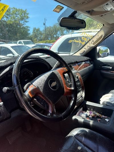 2007 Chevrolet Avalanche Location - Large Trucks & Vans - Row 22 - Stock # H49006