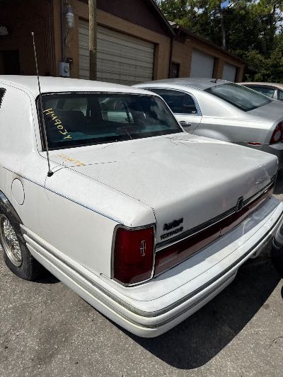 1994 Lincoln Town Car Location - Ford - Row 30 - Stock # H49034