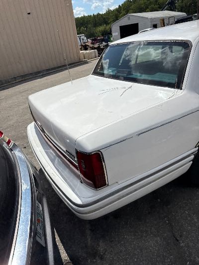 1994 Lincoln Town Car Location - Ford - Row 30 - Stock # H49034