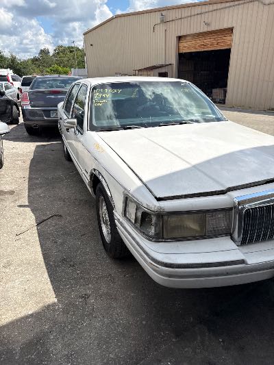1994 Lincoln Town Car Location - Ford - Row 30 - Stock # H49034
