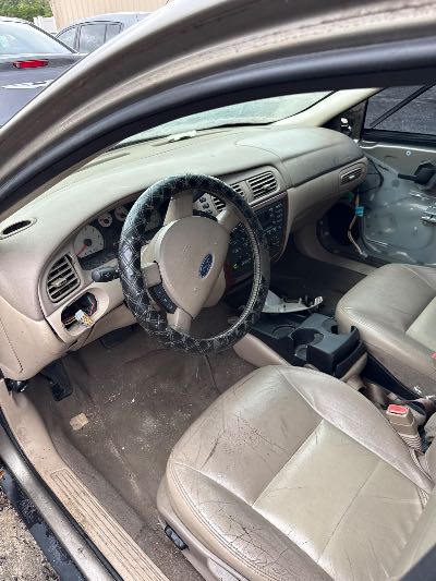 2005 Ford Taurus Location - Ford - Row 30 - Stock # H49068