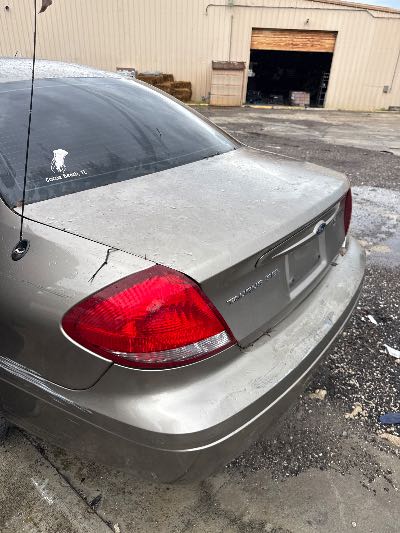 2005 Ford Taurus Location - Ford - Row 30 - Stock # H49068