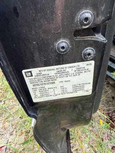 2005 GMC Sierra 1500 Location - Large Trucks & Vans - Row 26 - Stock # H48466